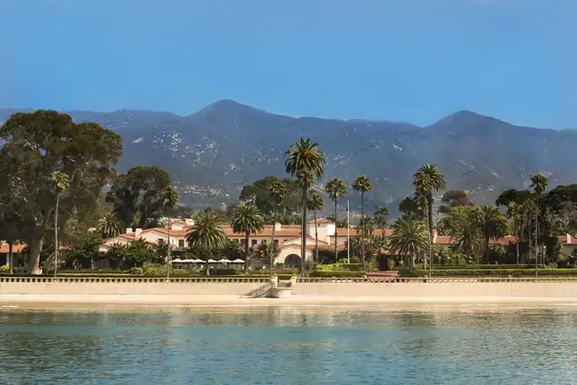 Four Seasons Biltmore à Santa Barbara, hôtel face à la mer et palmiers